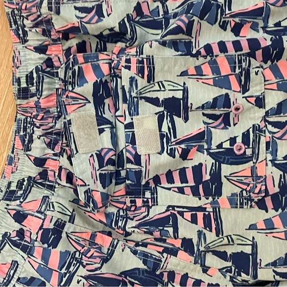 Vineyard Vines boys swim trunks - Picture 4 of 5